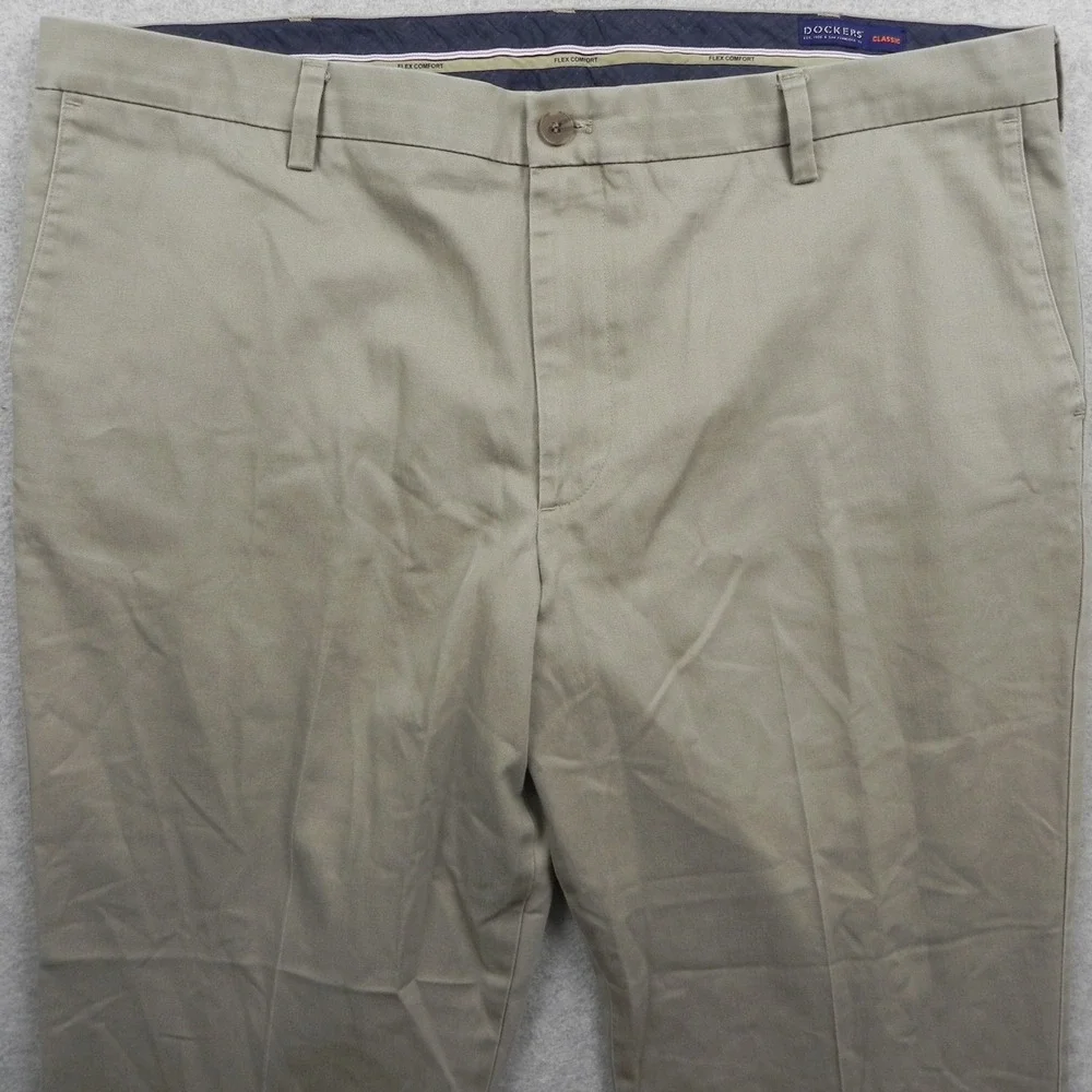 Dockers Signature Khaki Pants Mens 42x32 Classic Fit Tan Flex Comfort Chinos